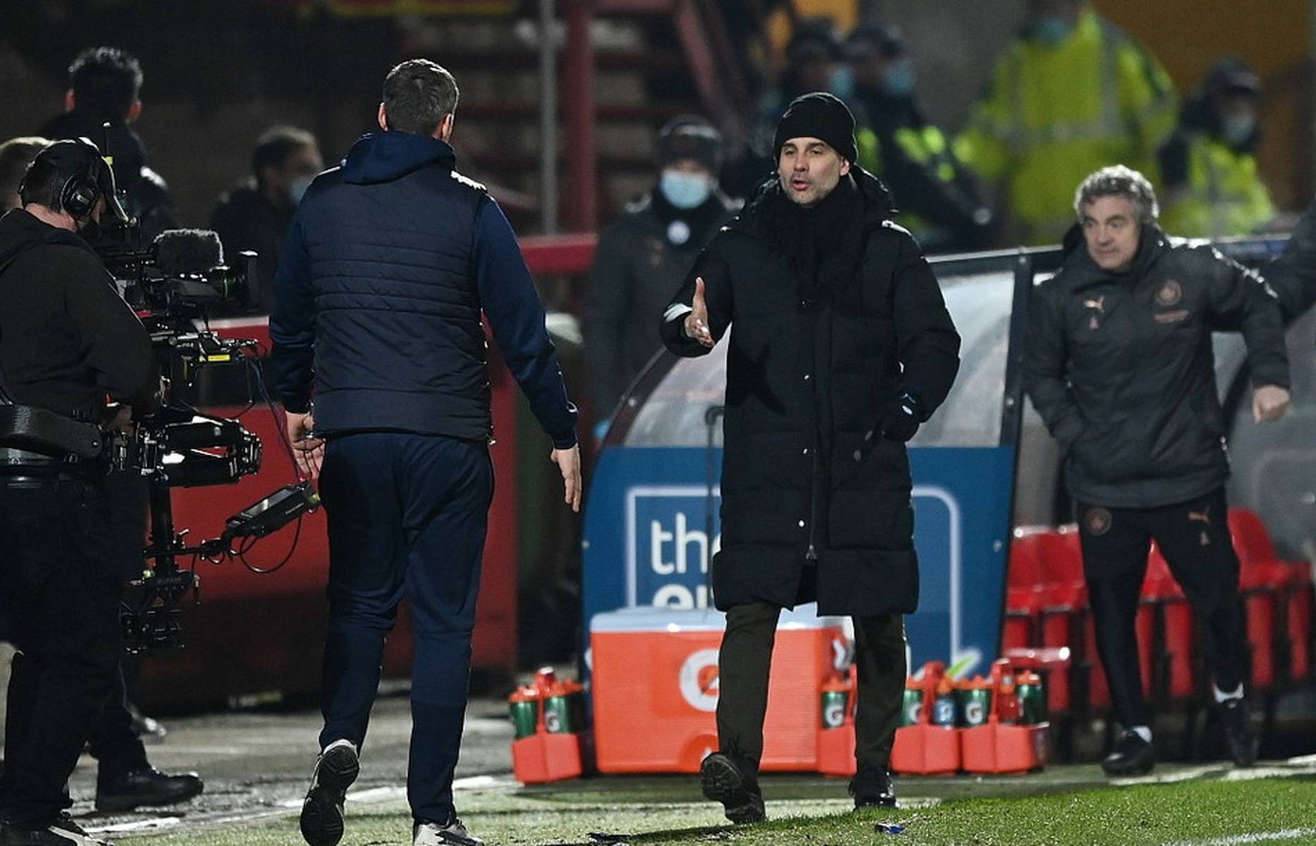 根据西班牙 根据西班牙